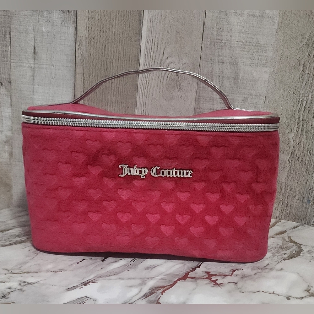 🩷Juicy Couture Pink Velour Heart Embossed Makeup Bag Train Case🩷 NWT